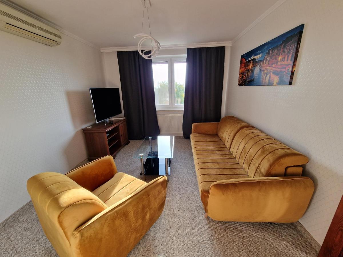 Hotel Podroznik Koszuty Exteriér fotografie
