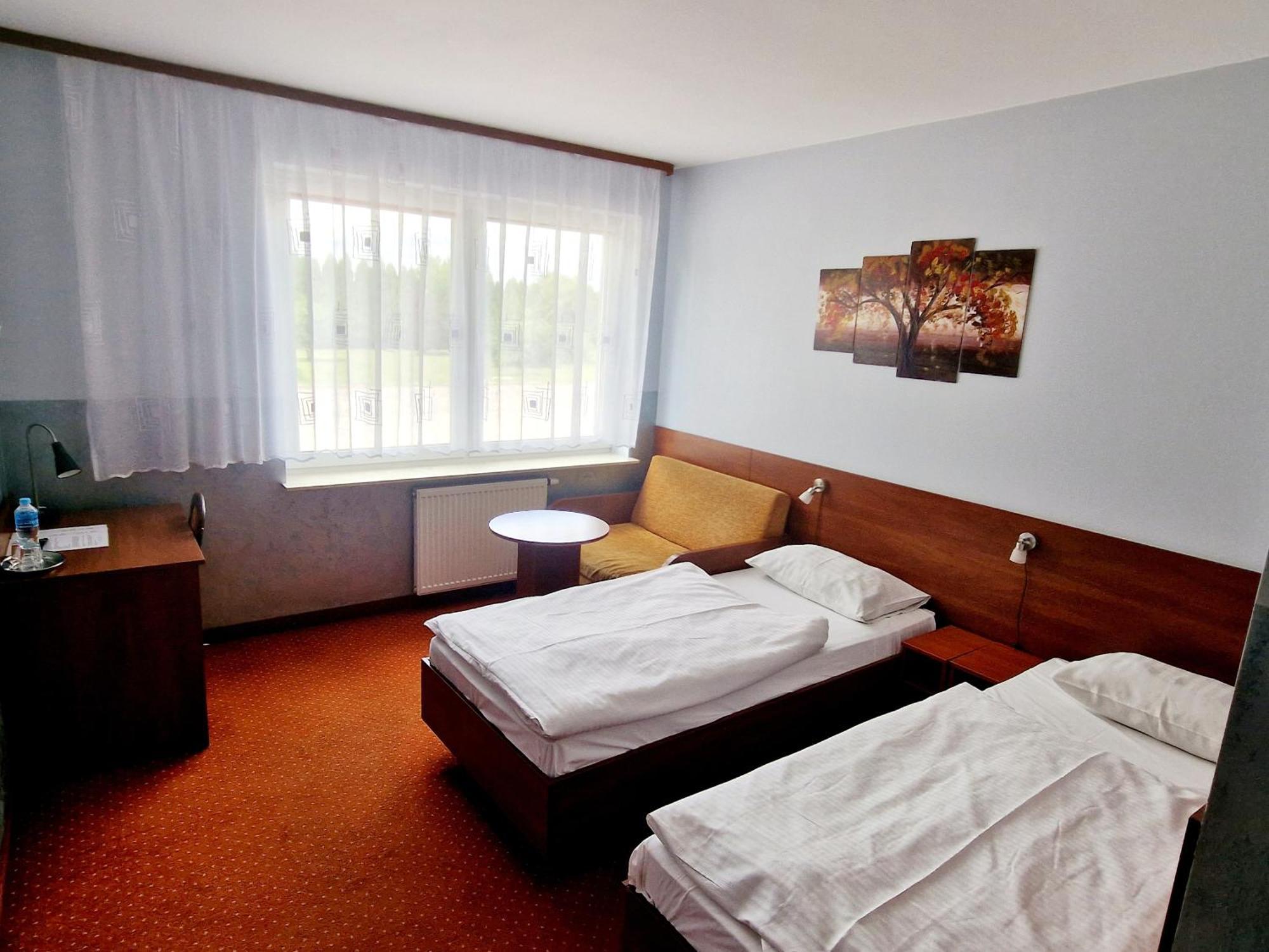 Hotel Podroznik Koszuty Exteriér fotografie