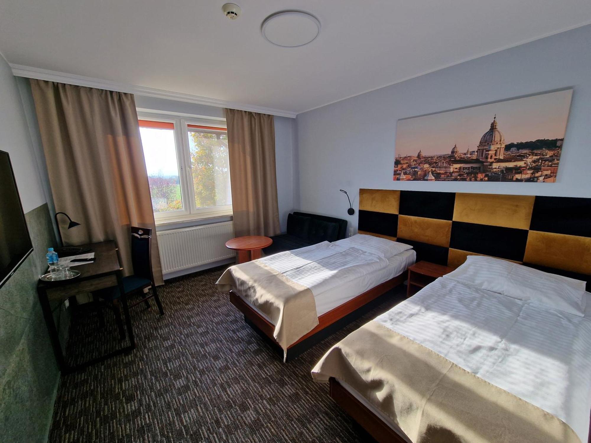 Hotel Podroznik Koszuty Exteriér fotografie