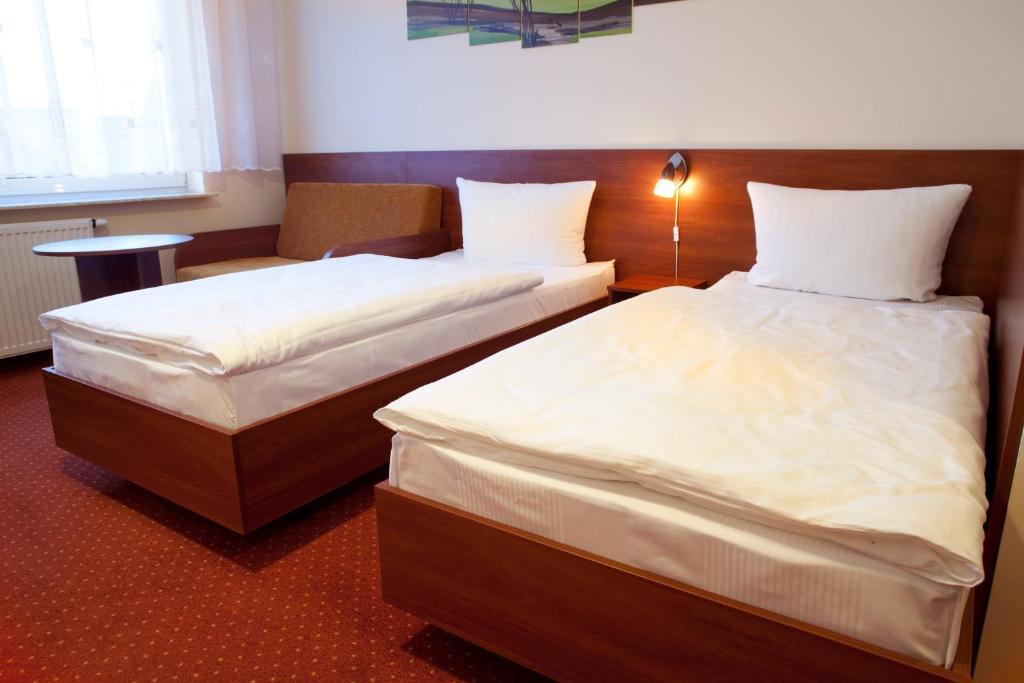 Hotel Podroznik Koszuty Pokoj fotografie